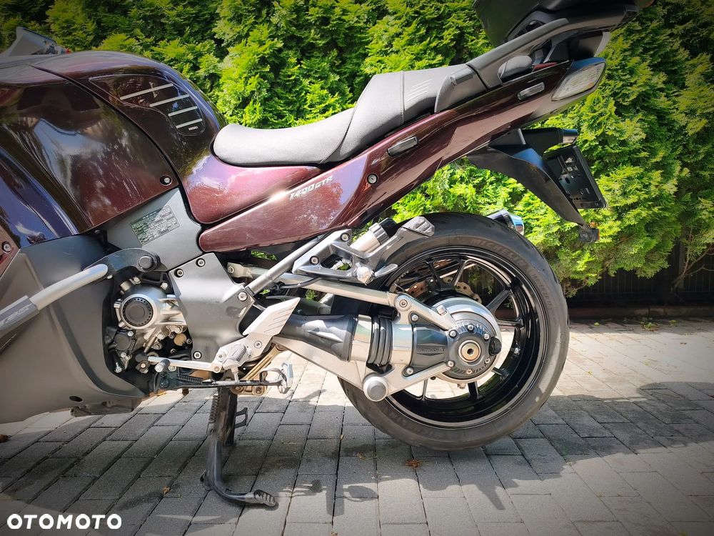 Kawasaki GTR - 14