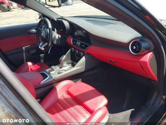 Alfa Romeo Giulia 2.0 Turbo 16V AT8 Veloce Ti - 6
