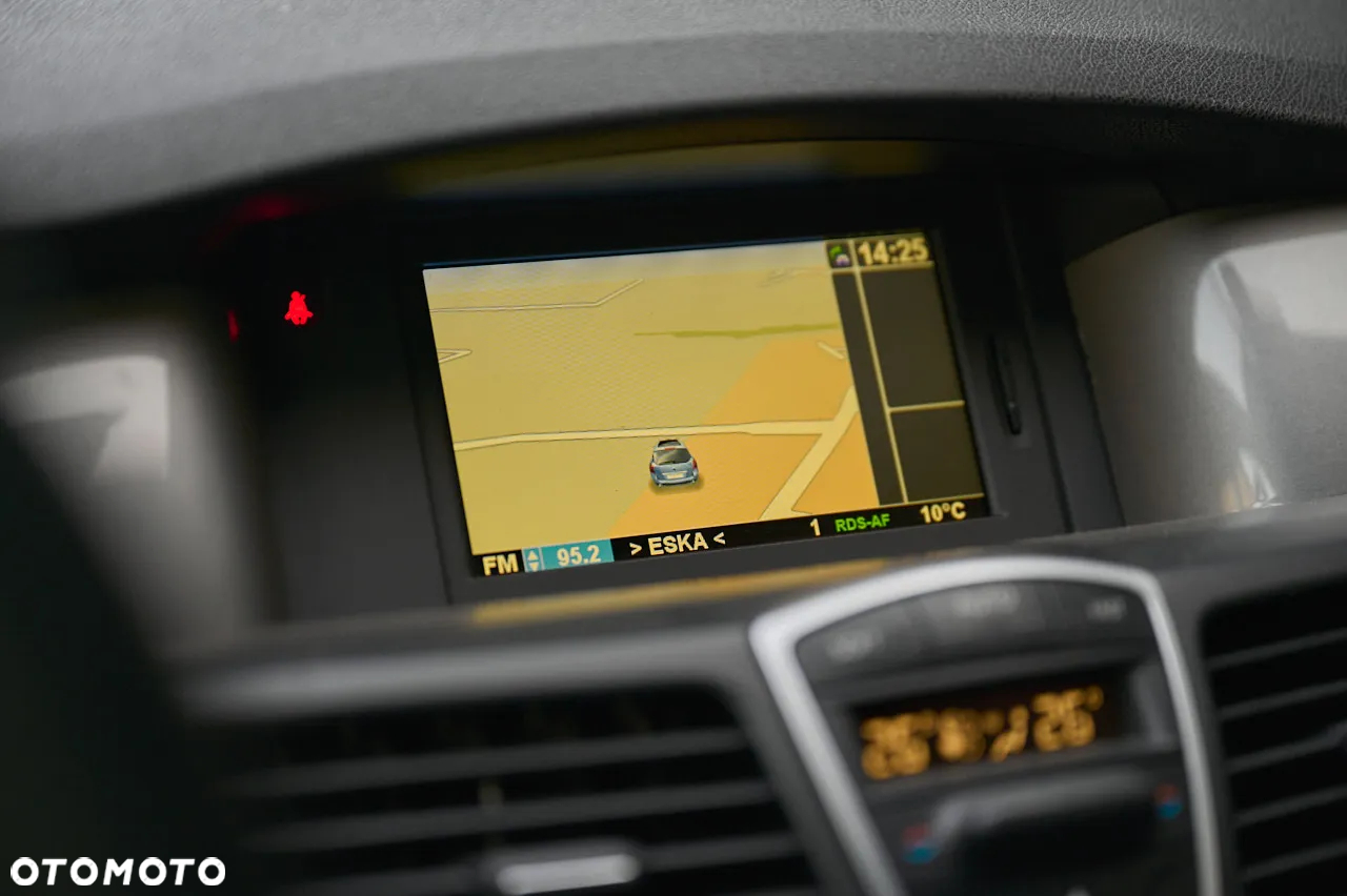 Renault Laguna dCi 150 FAP Dynamique - 11