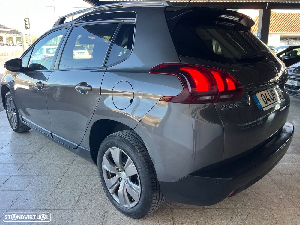 Peugeot 2008 1.2 PureTech Style - 12