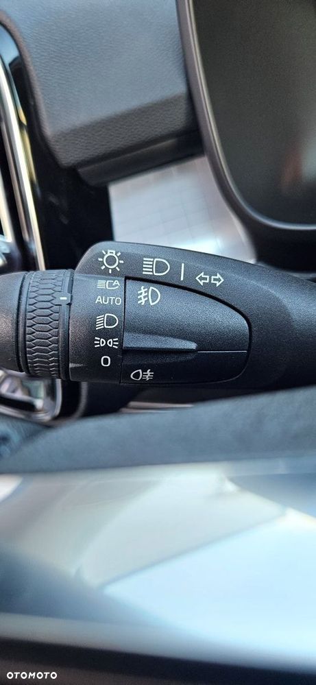 Volvo XC 40 T3 Geartronic Momentum Pro - 24