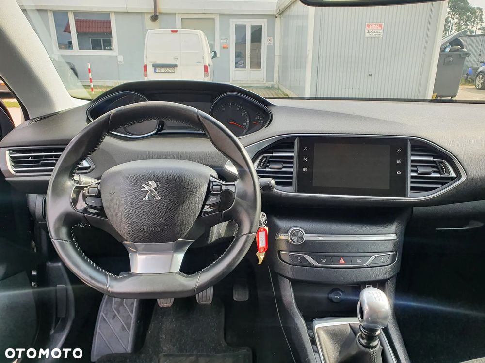 Peugeot 308 1.2 PureTech GPF Allure S&S - 28