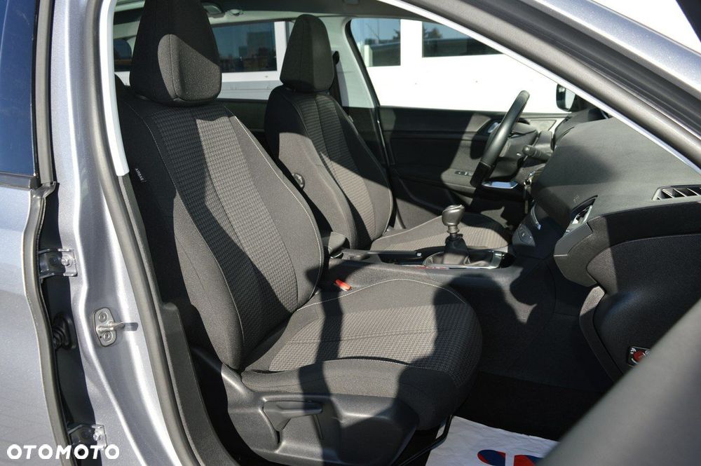 Peugeot 308 - 24