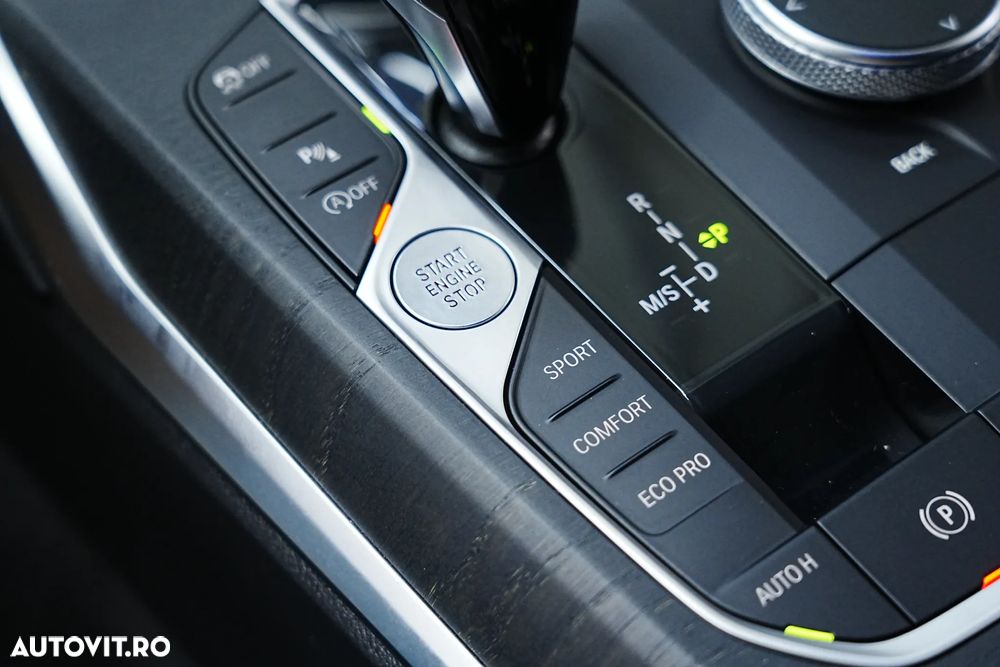 BMW Seria 3 320i AT - 37