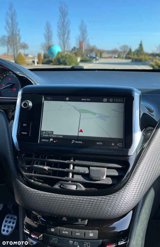 Peugeot 2008 1.6 BlueHDi Style S&S - 12