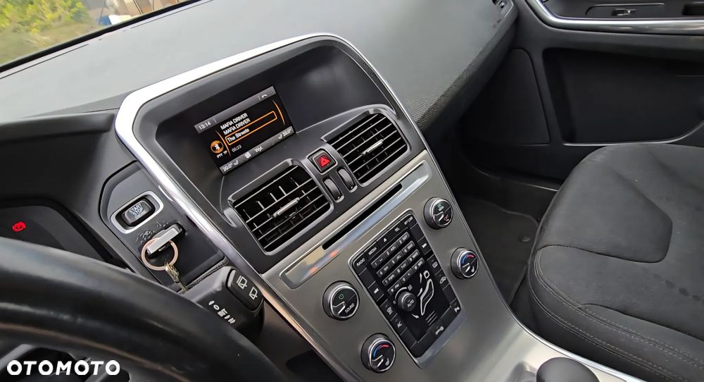 Volvo XC 60 DRIVe Kinetic - 3