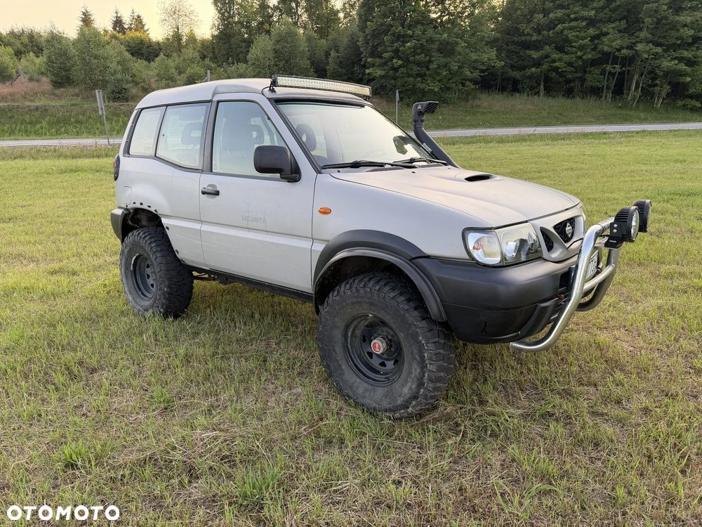 Nissan Terrano - 1