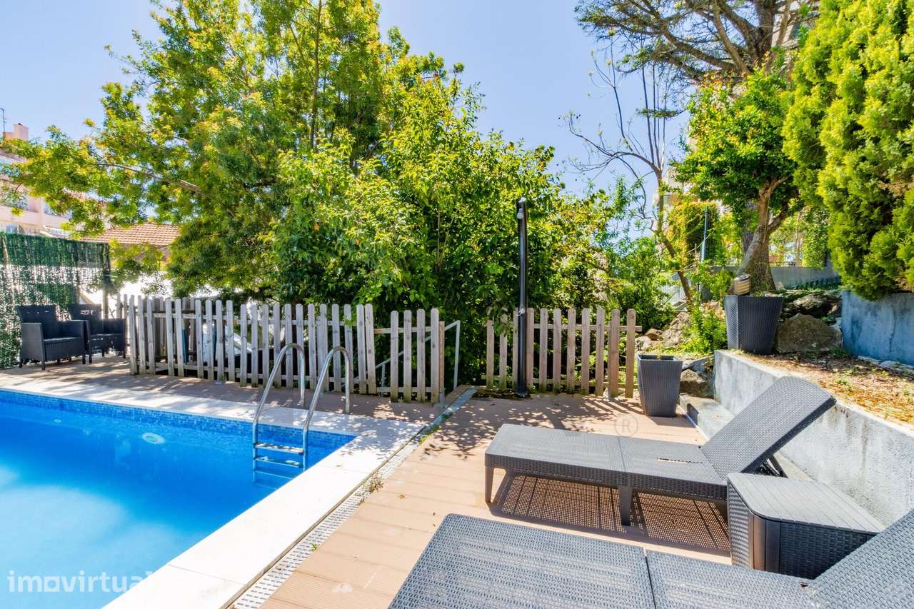 Moradia Exclusiva no Monte Estoril com Piscina, Jardim e Estacionament - Grande imagem: 3/52