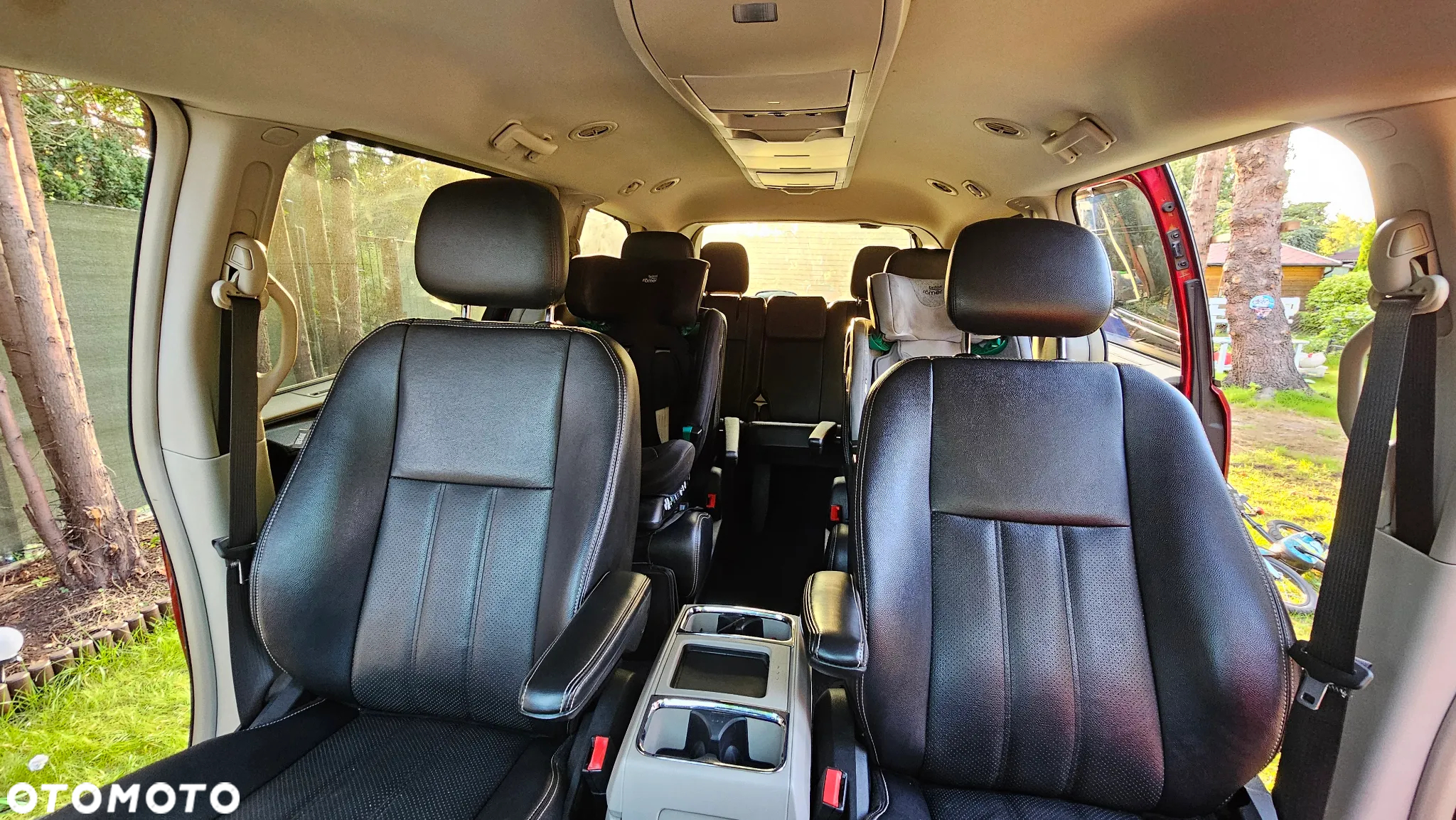 Chrysler Town & Country 3.6 Limited - 11