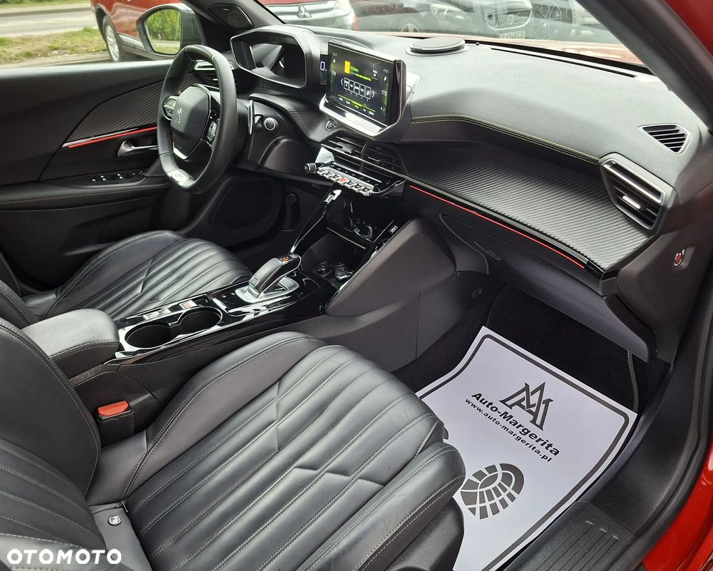 Peugeot 2008 PureTech 130 EAT8 GT - 26