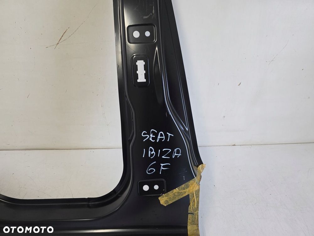 Próg prawy tył poszycie SEAT Ibiza V 5 6F0 - 5