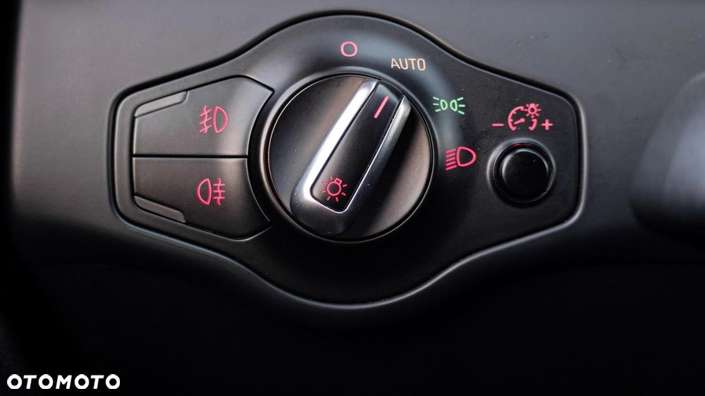 Audi A4 Avant 2.0 TDI DPF clean diesel S line Sportpaket - 35