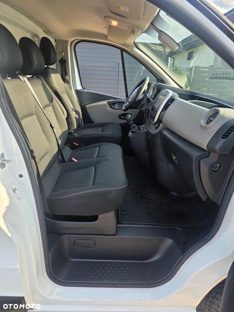 Renault Trafic vivaro 2018 r L2H2 przebieg 107400 km dlugi wysoki klima tempomat nawigacja - 18