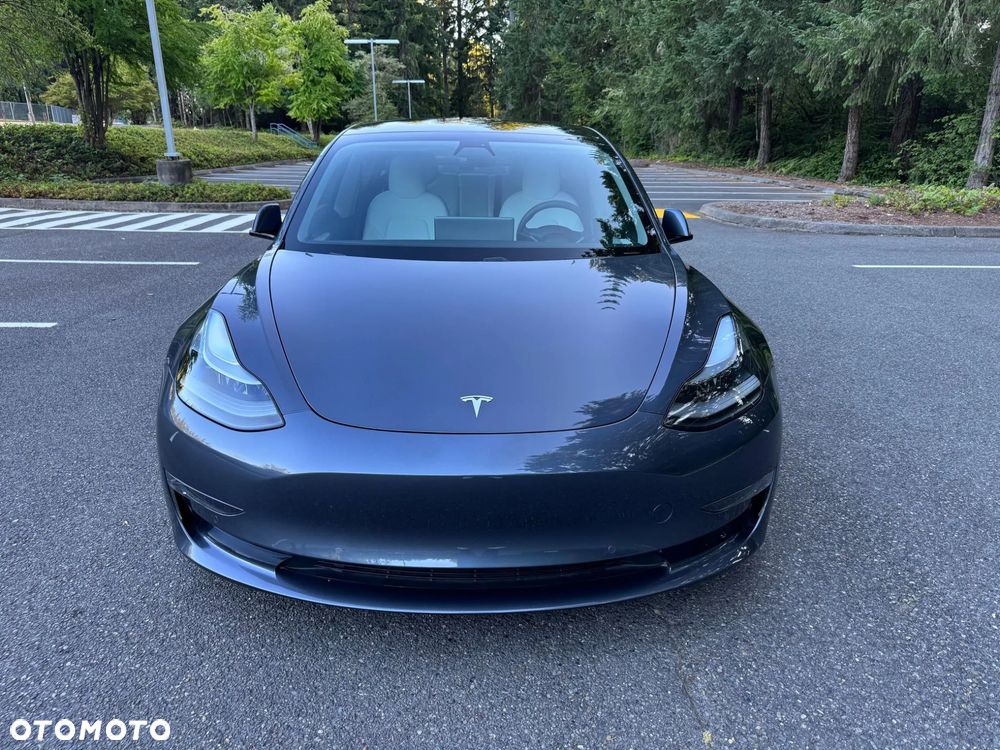 Tesla Model 3 Standard Reichweite Plus Hinterradantrieb - 4