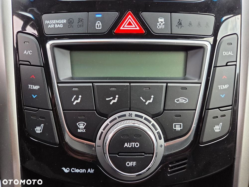 Hyundai i30 Kombi 1.6 GDi DCT Premium - 26