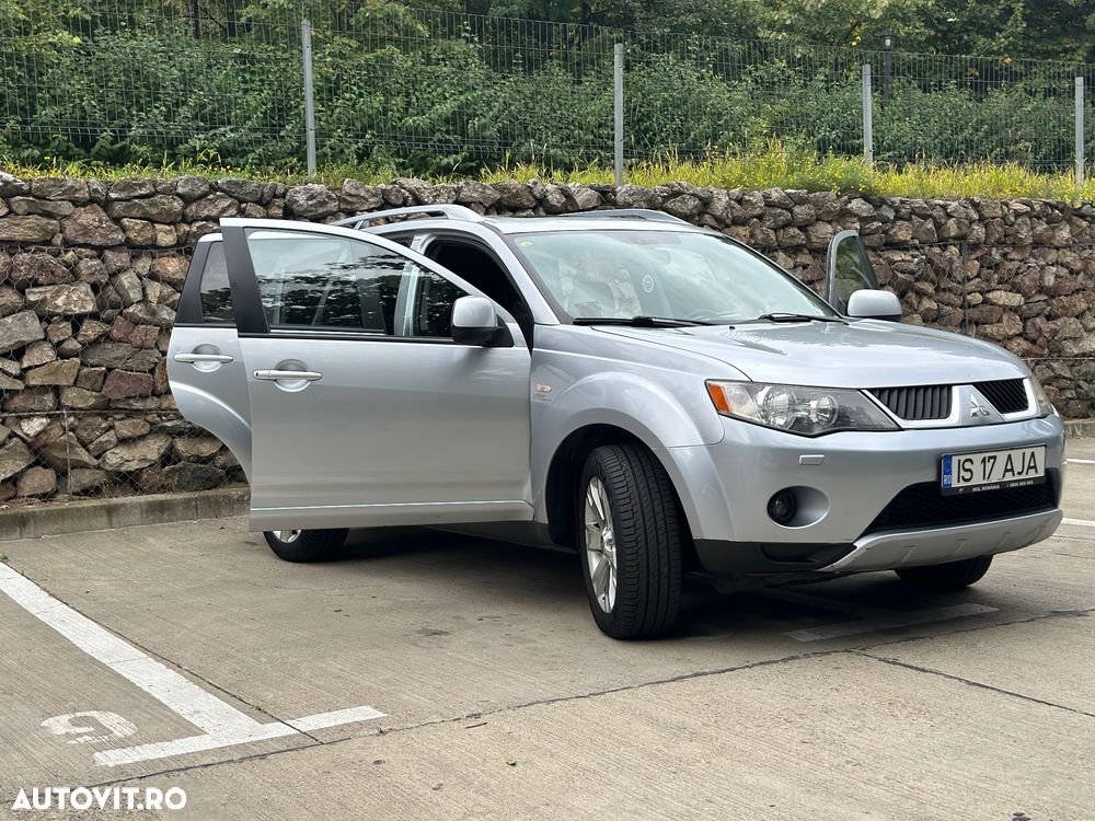 Mitsubishi Outlander 2.2 DI-D 2WD Invite - 2