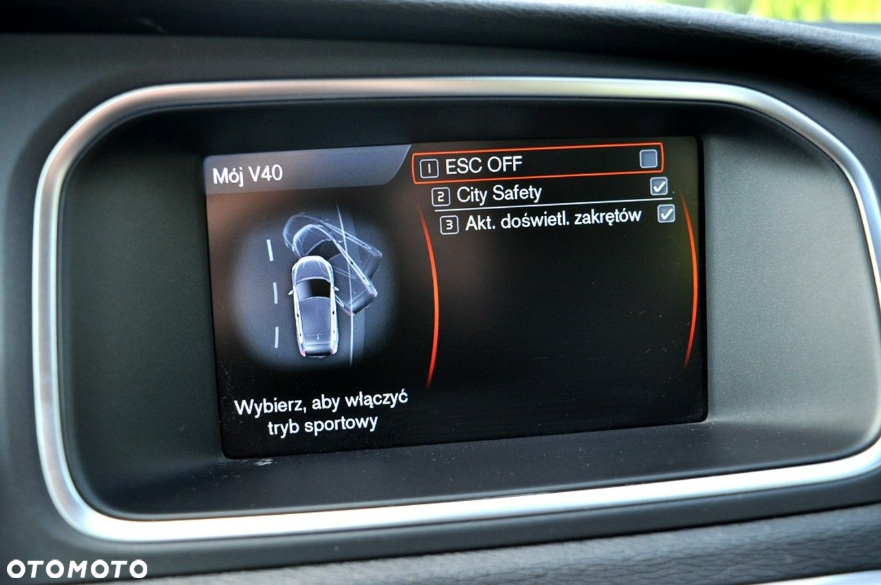 Volvo V40 D2 Momentum - 22