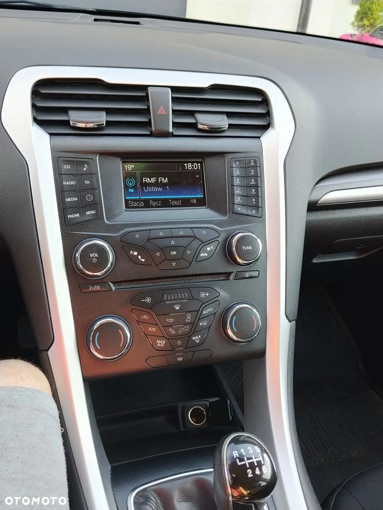 Ford Mondeo 1.5 EcoBoost Ambiente Plus - 6