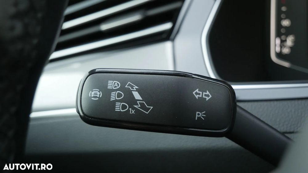 Volkswagen Passat 2.0 TDI SCR DSG Business - 22