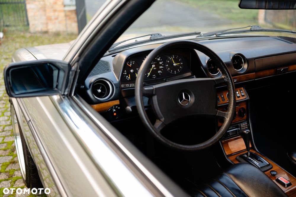 Mercedes-Benz W123 - 14