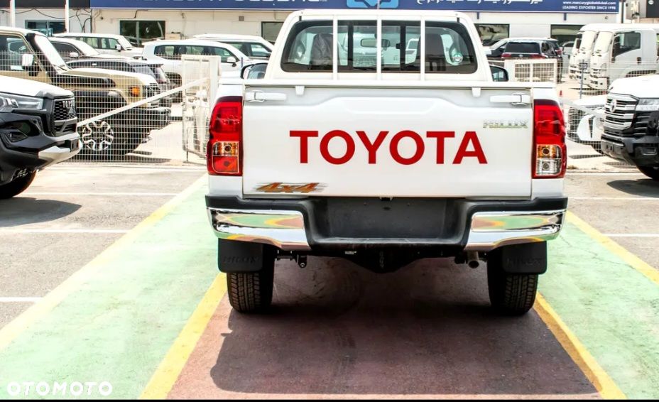 Toyota Hilux - 3