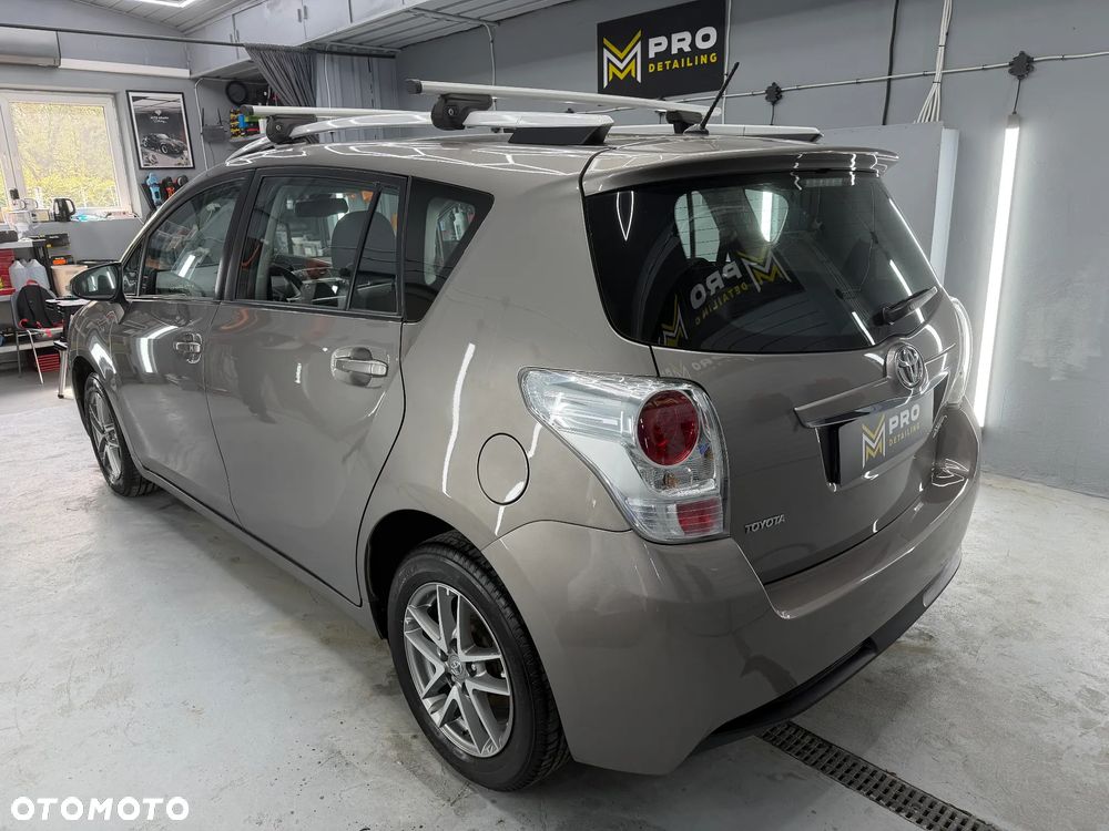 Toyota Verso 1.8 Premium 7os - 5