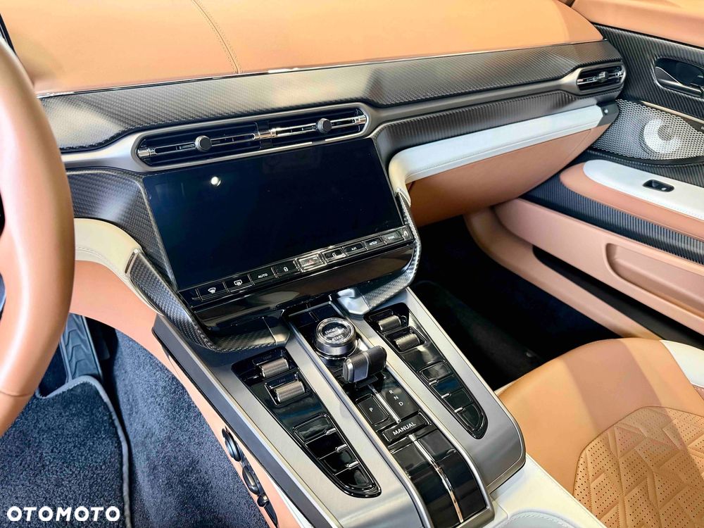 Aston Martin Vanquish - 18