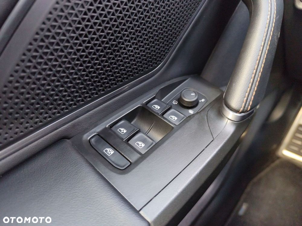 Cupra Formentor 1.5 eTSI mHEV DSG - 17