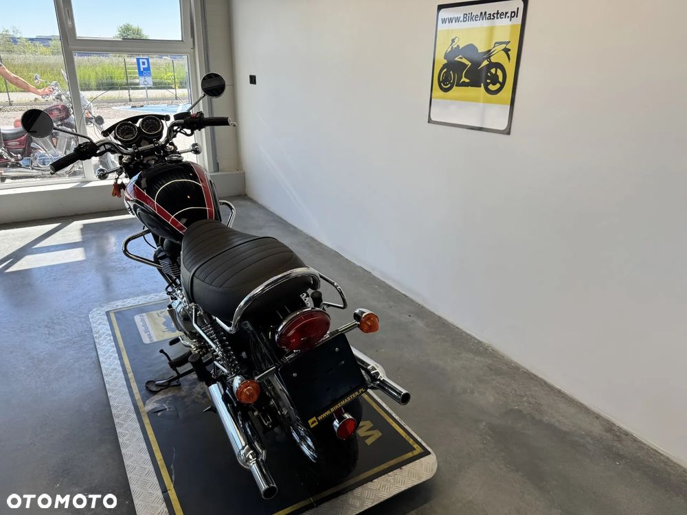 Triumph Bonneville - 8