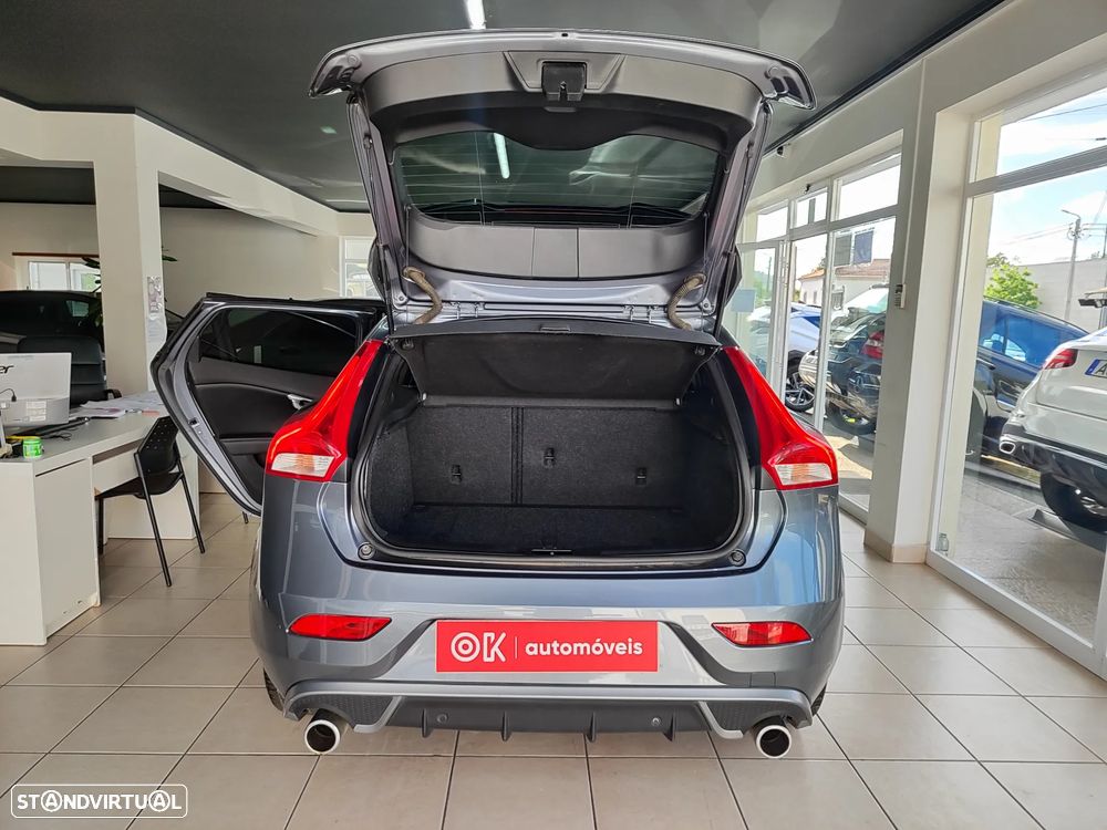 Volvo V40 2.0 D3 R-Design - 18