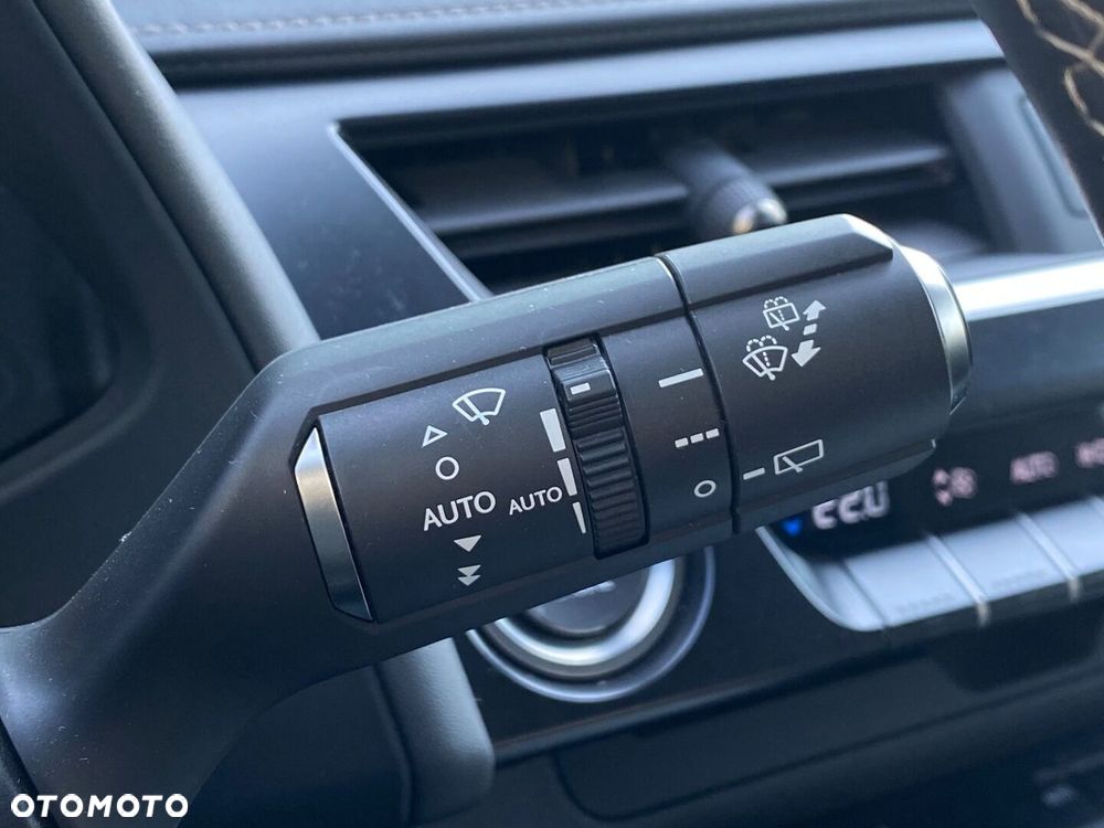 Lexus UX 200 GPF F Impression 2WD - 27