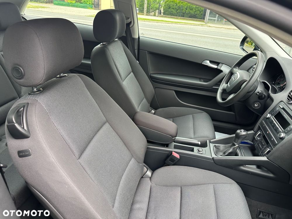 Audi A3 3-drzwiowe 1.6 Ambiente - 17