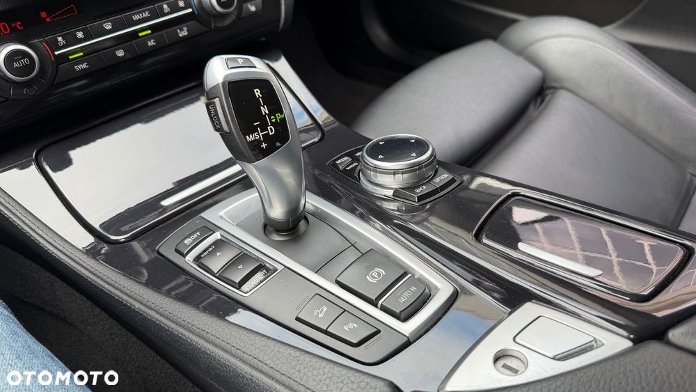 BMW Seria 5 530d xDrive Sport-Aut - 19