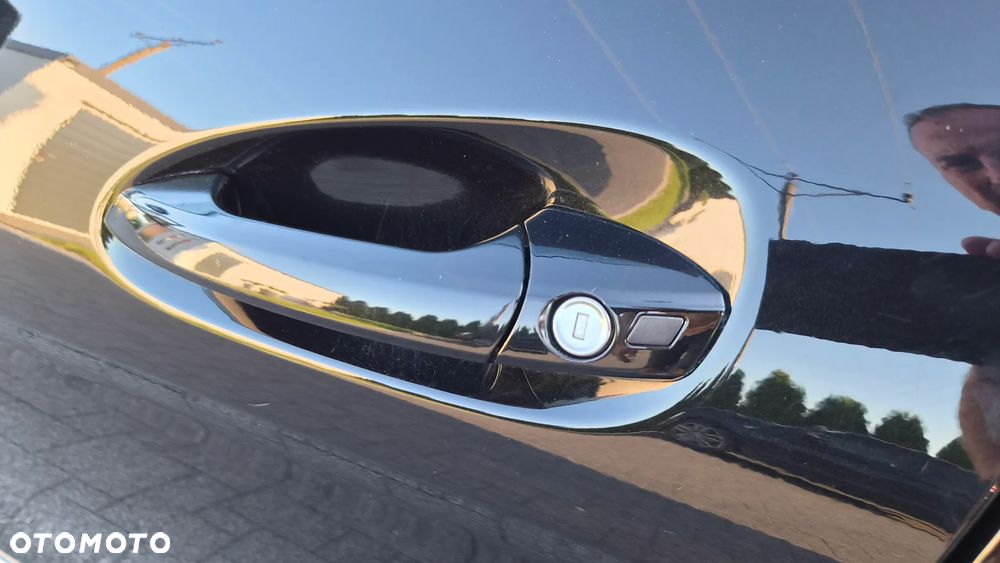Mercedes-Benz Klasa C 180 CGI Automatik BlueEFFICIENCY Avantgarde - 33