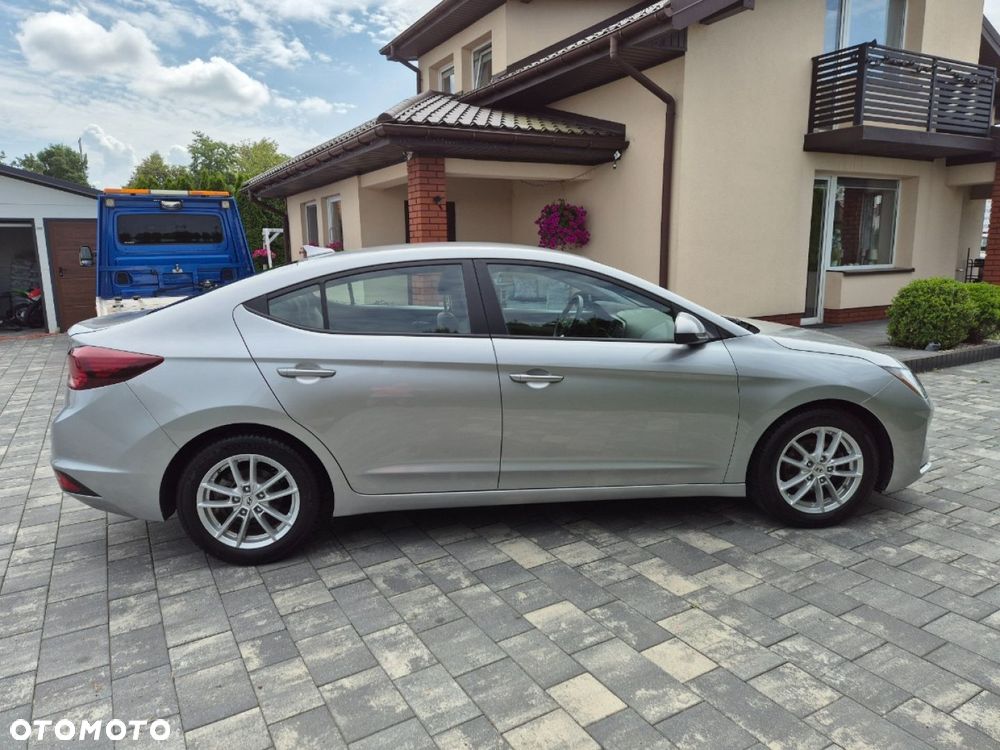 Hyundai Elantra - 5
