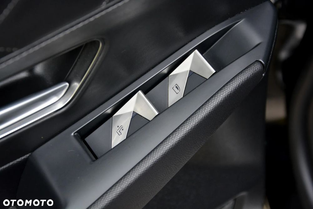 DS Automobiles DS 7 Crossback - 31