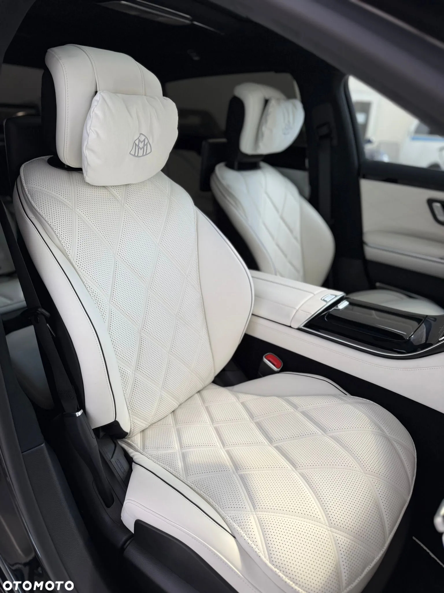 Mercedes-Benz Maybach Klasa S 680 4-Matic - 16