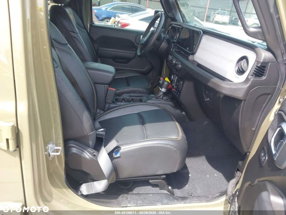 Jeep Wrangler - 10