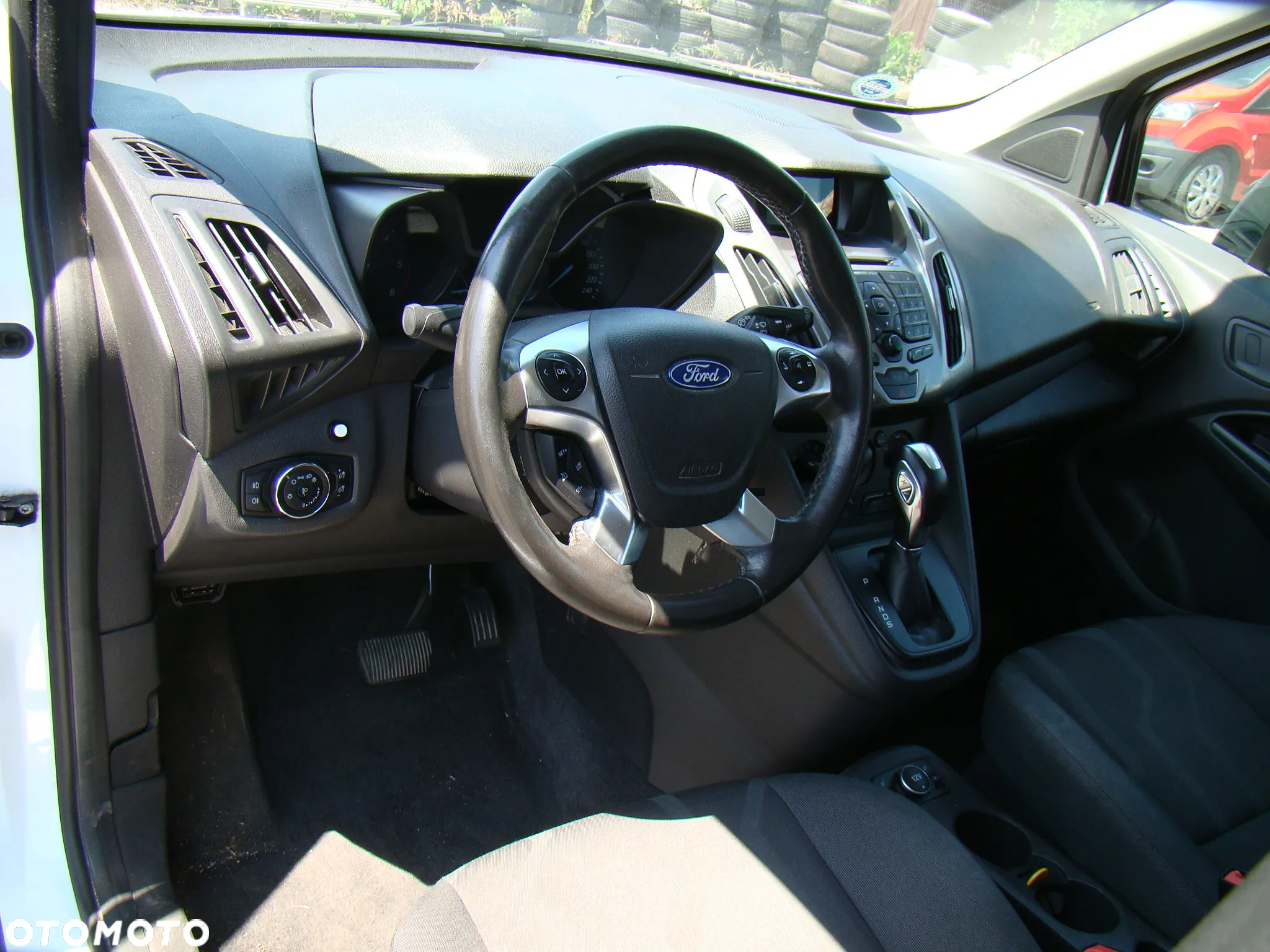 Ford Transit Connect - 16