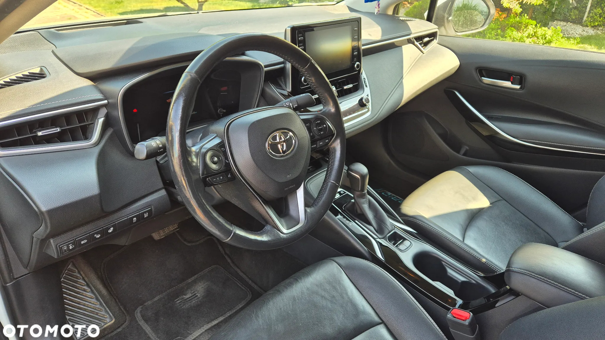 Toyota Corolla 1.8 Hybrid Executive - 9