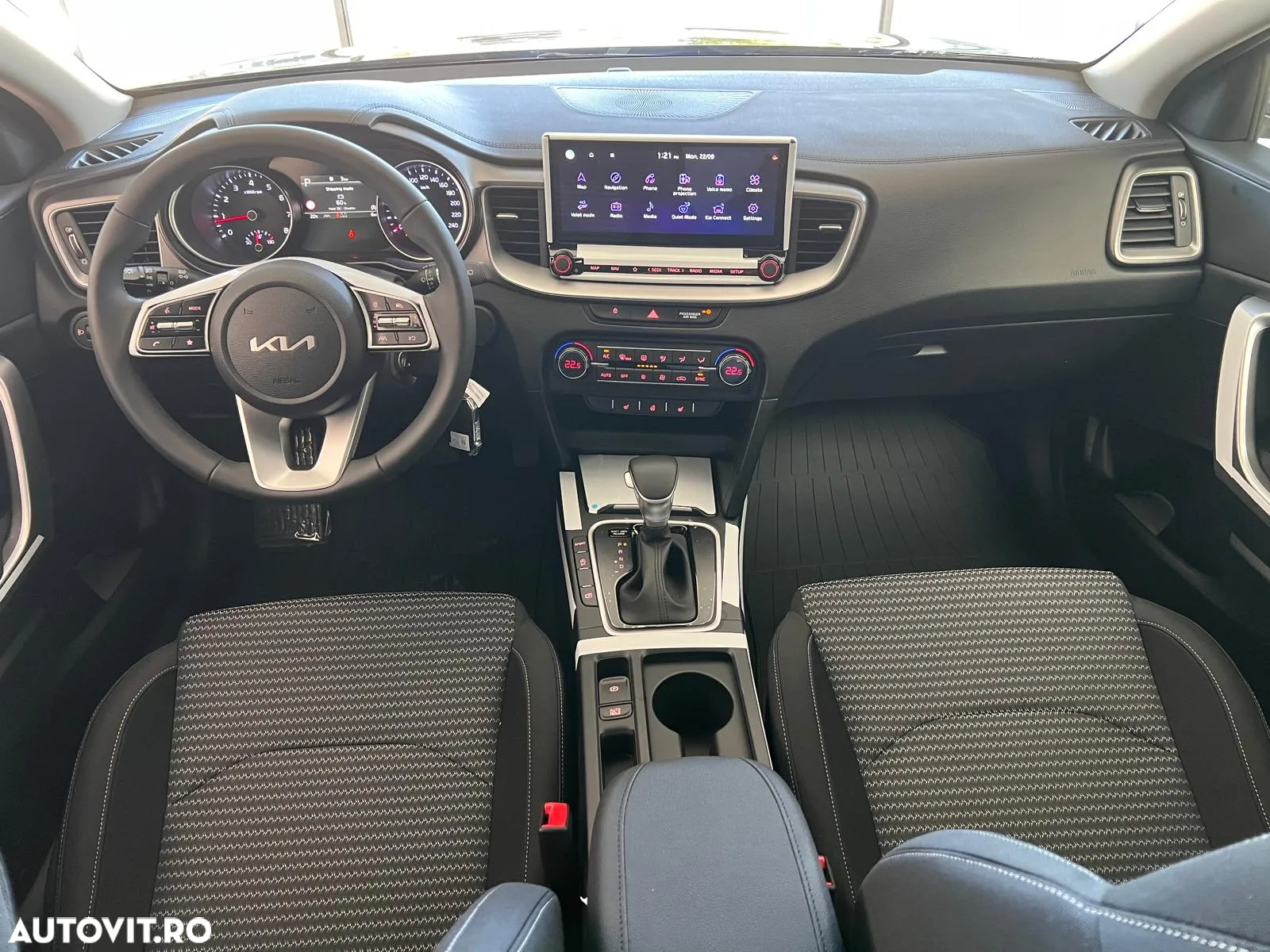 Kia XCeed 1.5 T-GDI 7DCT City - 11