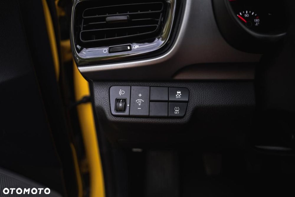 Kia Stonic - 23