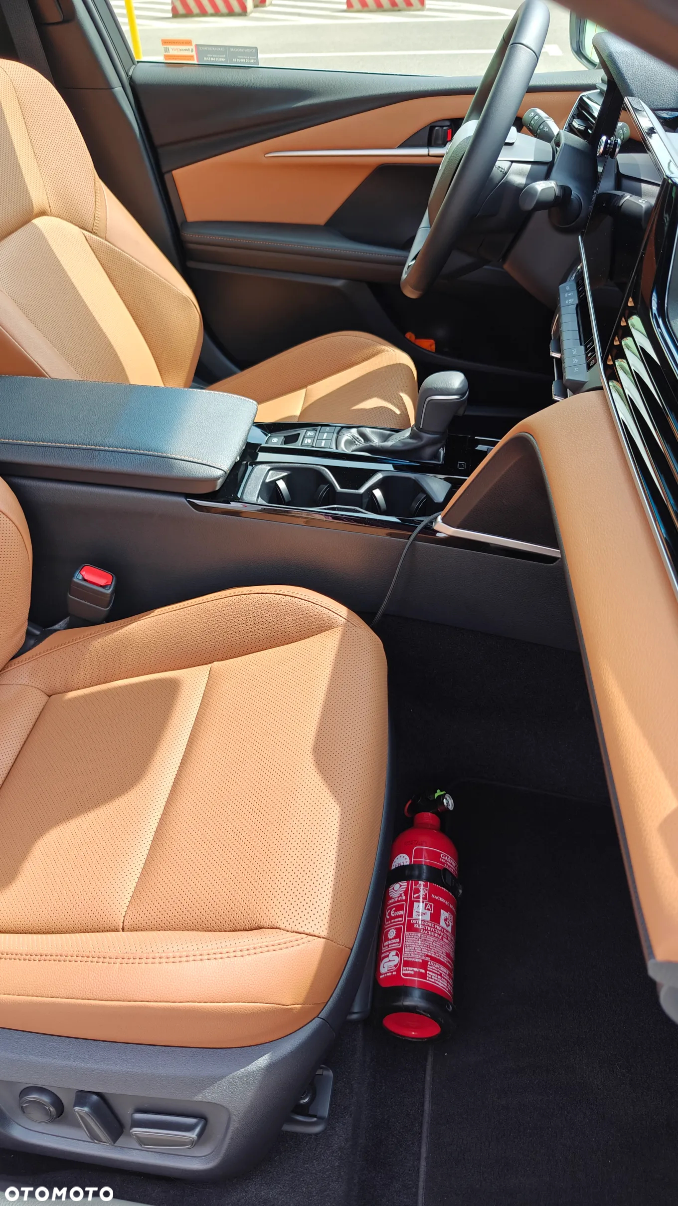 Toyota Camry 2.5 Hybrid Dynamic Force Executive e-CVT - 17