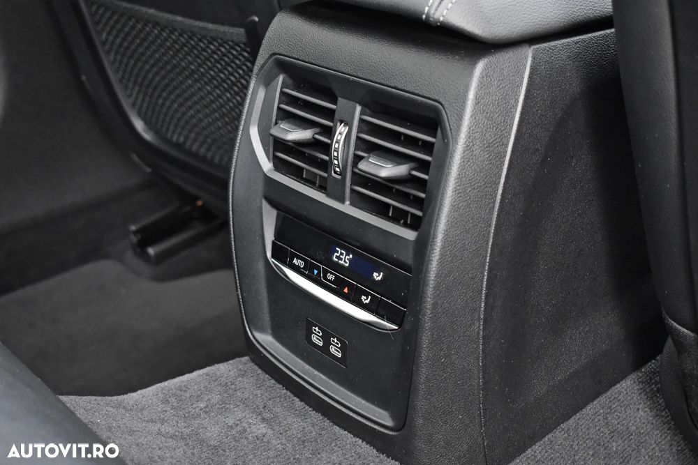 BMW Seria 3 320i Aut. M Sport - 32
