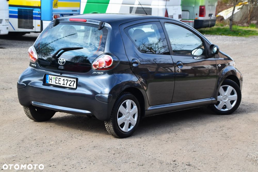 Toyota Aygo Standard - 14
