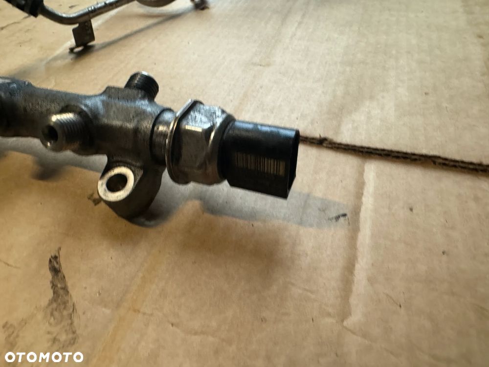 LISTWA WTRYSKOWA AUDI VW SKODA 2.0 TDI CRB 057130764AB 04L089B - 3