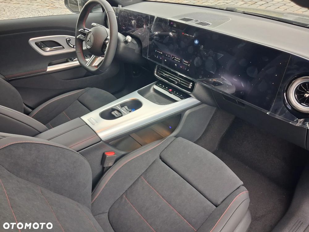 Mercedes-Benz CLA 200 mHEV 4-Matic 8G-DCT - 17