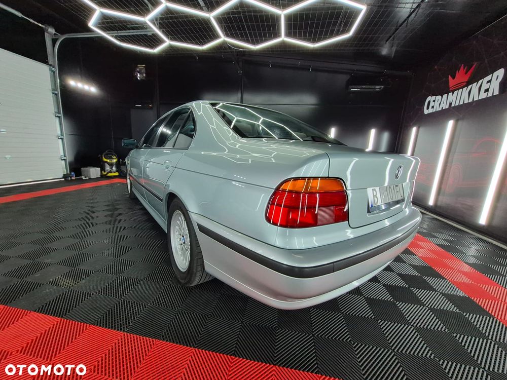 BMW Seria 5 520i - 6