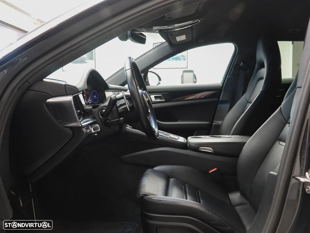 Porsche Panamera Sport Turismo 4 E-Hybrid - 25