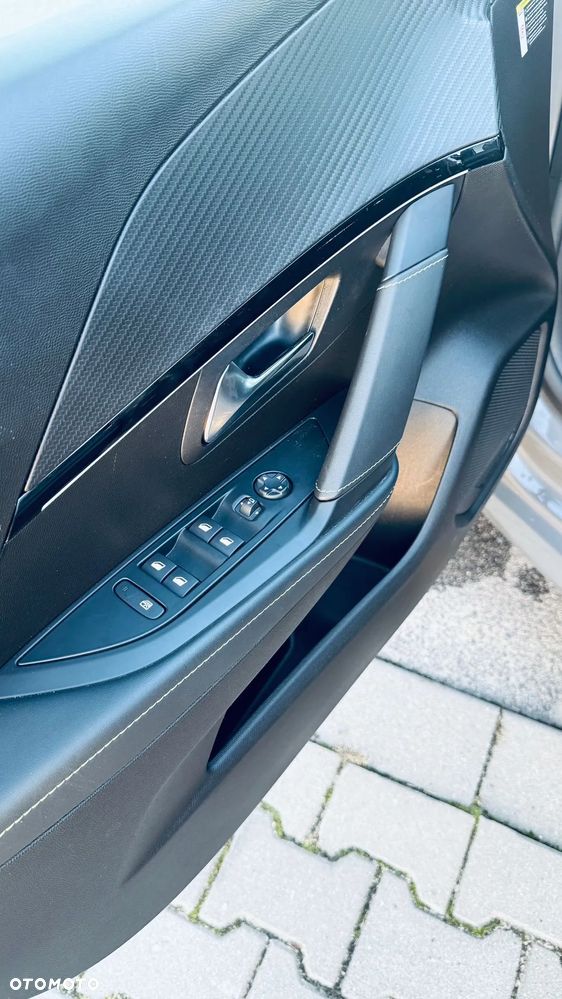 Peugeot 208 1.2 mHEV GT - 12